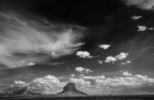 A black and white photo of clouds in the sky.