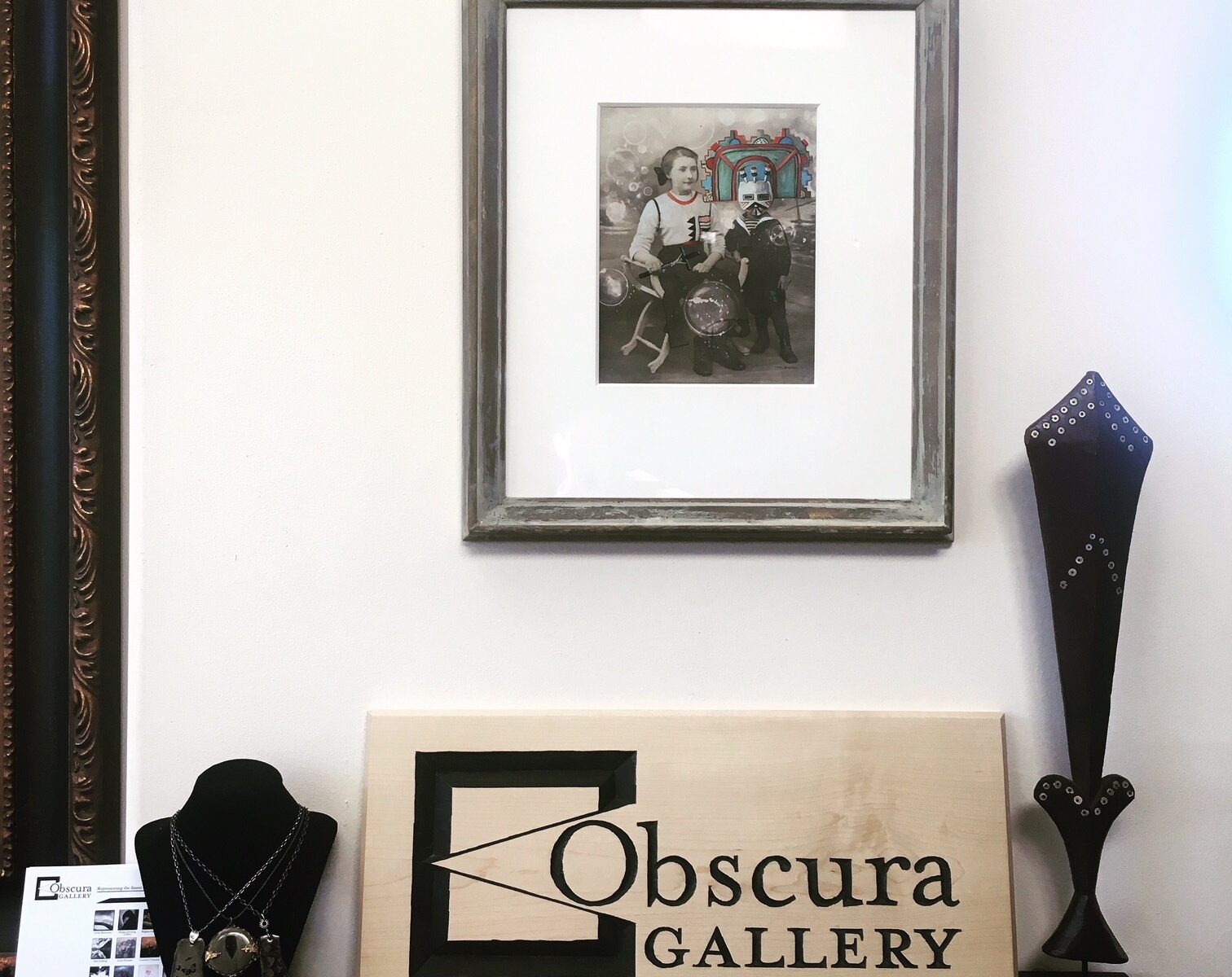 Obscura Gallery display with framed photo.