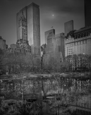 A black and white photo of the city skyline.