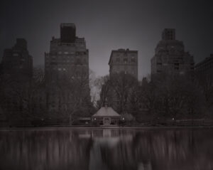 A black and white photo of the city skyline.