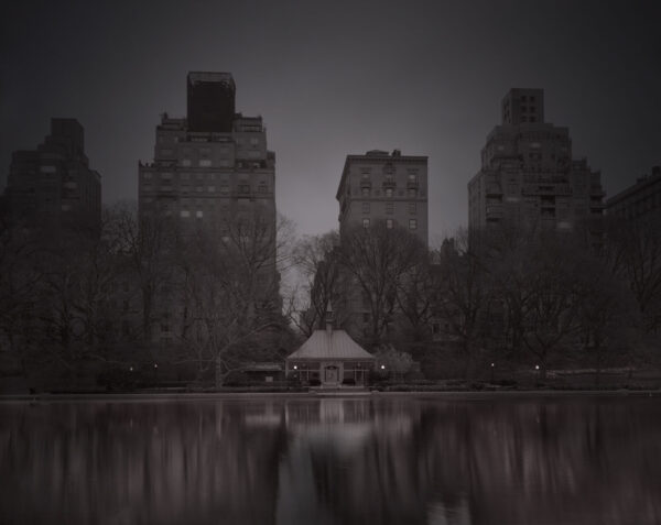 A black and white photo of the city skyline.