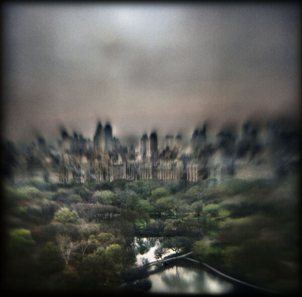 A blurry photo of the city skyline.