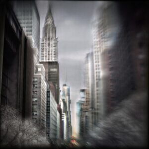 A blurry picture of the city skyline.