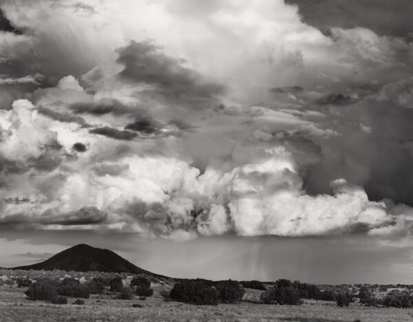 A black and white photo of clouds in the sky.