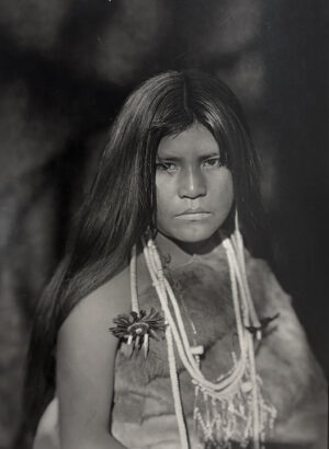 EDWARD CURTIS, Coast pomo bridal costume, negative 4009, 1924