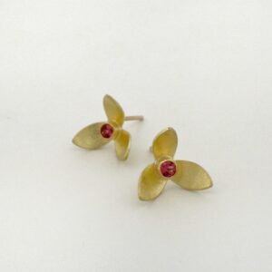 KARIN WORDEN. Gold Trillium Posts earrings
