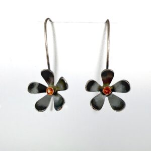 KARIN WORDEN. Daisy Drops (small) earrings